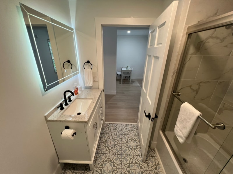 Building Photo - 407 71st Ave N