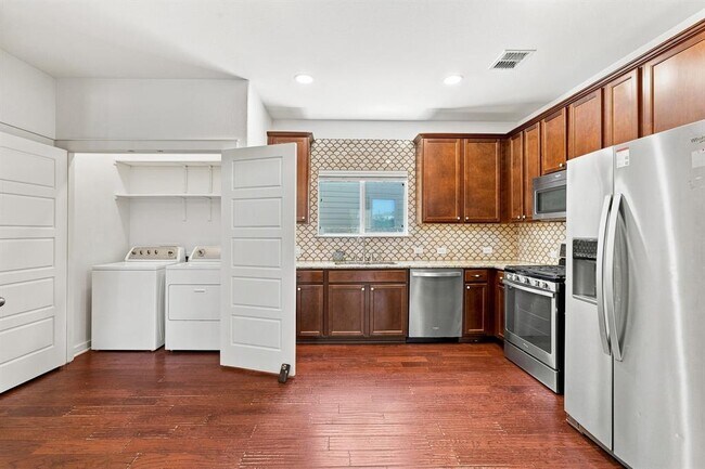 Building Photo - 2101 Rivers Edge Way