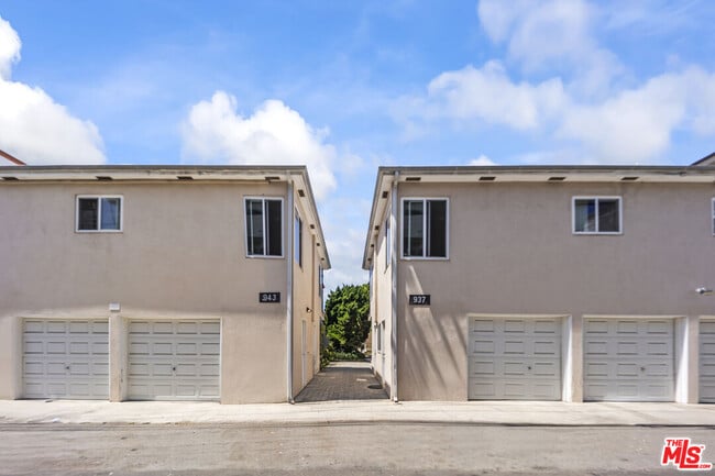 Building Photo - 934 2nd St