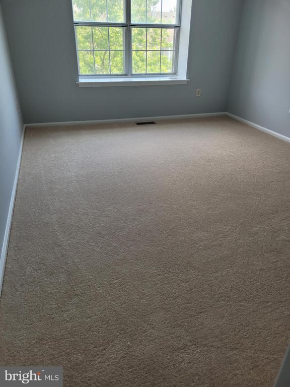 Building Photo - 206 Oliphant Ln