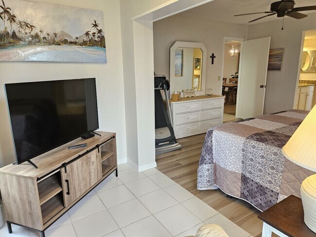 Building Photo - Charming First-Floor Condo in Plantation Golf and Country Club with a Community Pool Access!