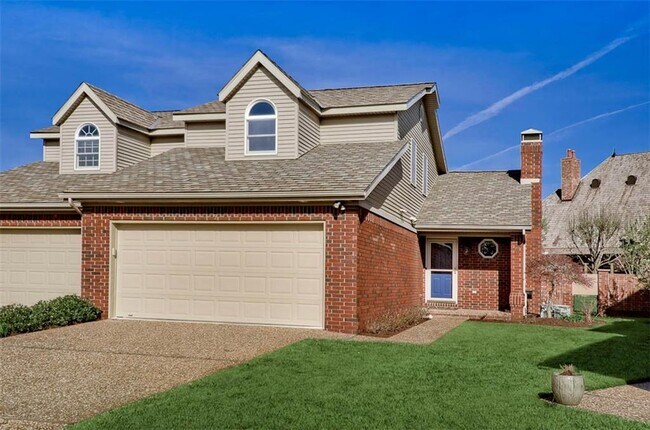 Primary Photo - 5 S Prairie Dunes Dr