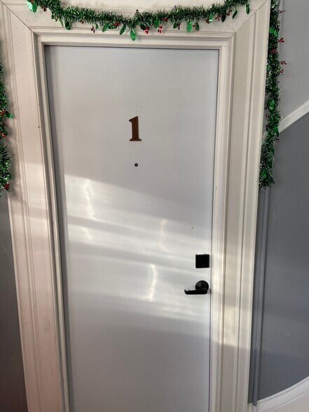 Building Photo - 171 Austin St