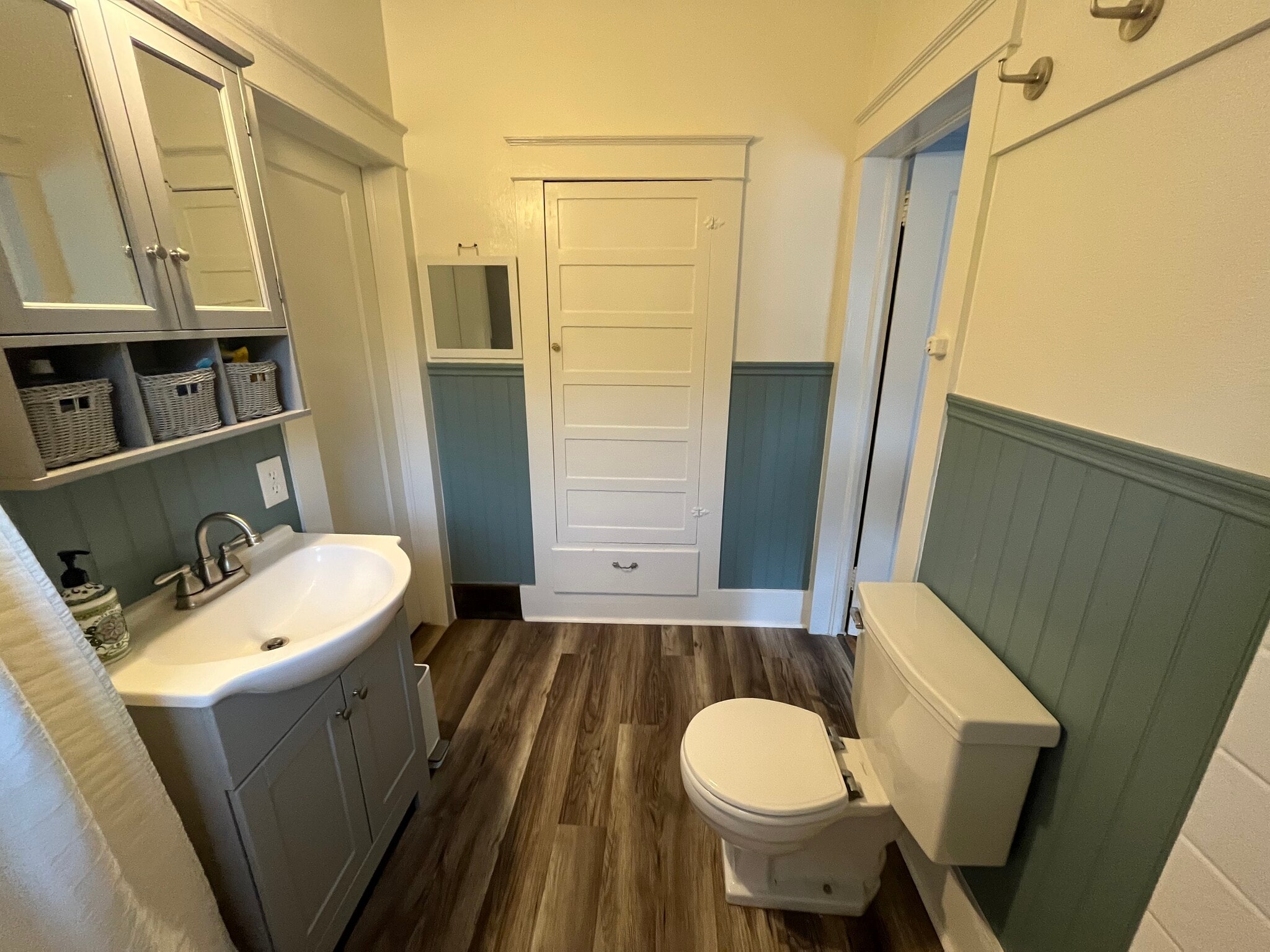Upstairs bathroom - 428 NW 7th St
