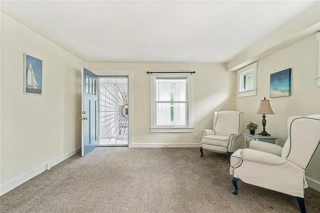 Building Photo - Spacious 3 Bed, 2 Bath Home with 1-Car Garage Near Downtown Kansas City