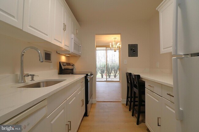 Building Photo - 7505 Democracy Blvd