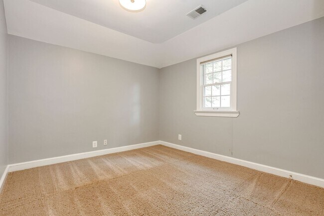 Building Photo - Chevy Chase Home