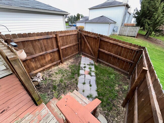 Building Photo - 2-Bedroom Unit in Blacklick