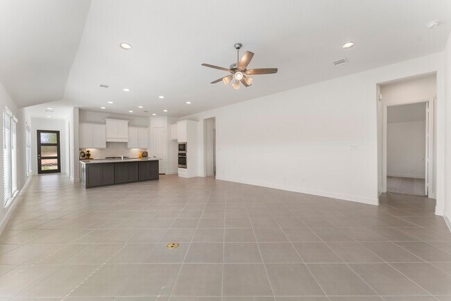 Building Photo - 26545 Pioneer Pointe Ct