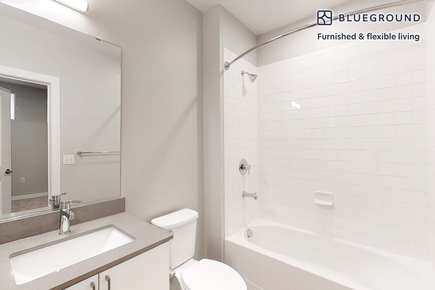 Building Photo - 2 E Joppa Rd