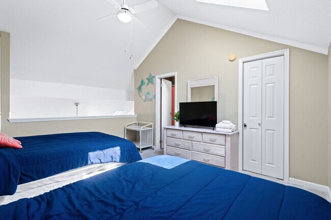 Building Photo - Fully Furnished W/ All Utilities Included! Seasonal Rental available 11/30/25-3/31/26