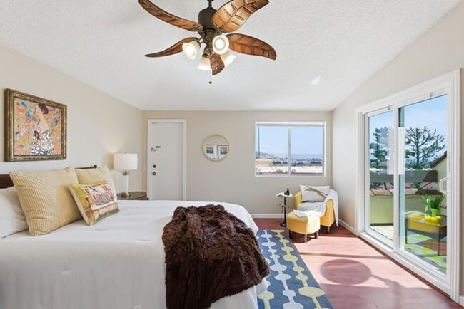 Building Photo - Remodeled 3 bedroom condo