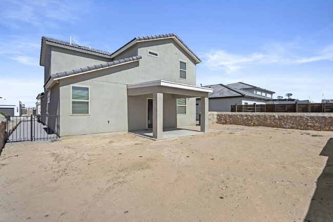 Building Photo - 4-Bed, 3.5-Bath Home in 79928