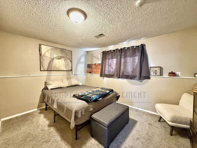 Building Photo - Beautiful South Hill Home