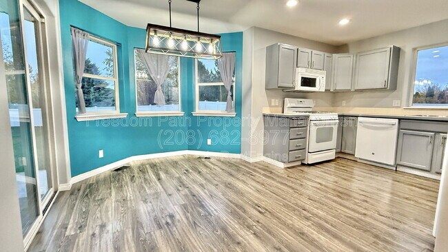 Building Photo - 2777 W Apperson Dr