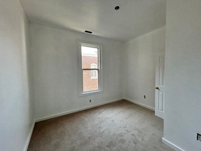 Building Photo - 204 Wellford St