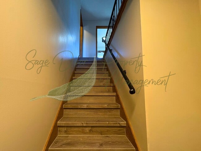 Building Photo - 1016-1018 SW Kingscross Rd