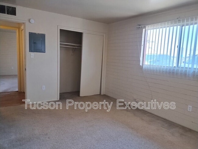 Building Photo - 8934 S Nogales Hwy