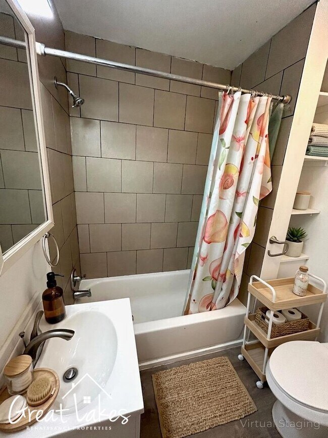 Building Photo - Beautiful two bedroom Warren house for rent!