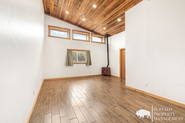 Building Photo - Charming Parker Home for Rent – Rustic Character Meets Modern Comfort!