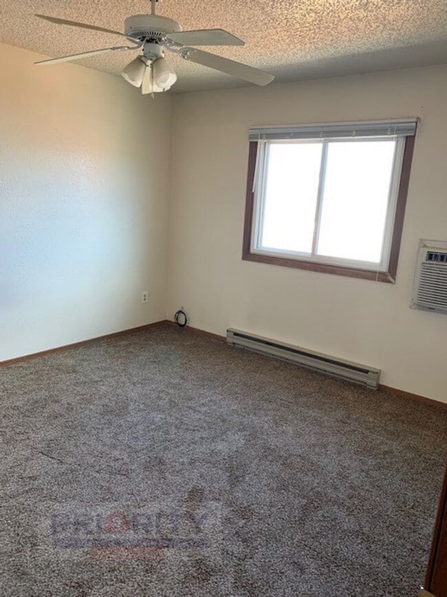 Building Photo - 532 Oregon Ave