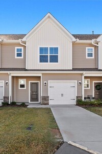 Building Photo - 3 BR, 2.5 BA Townhome, 6-12 month lease av...