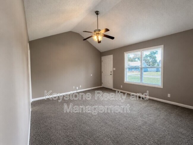 Building Photo - 1920 Timberline Cir