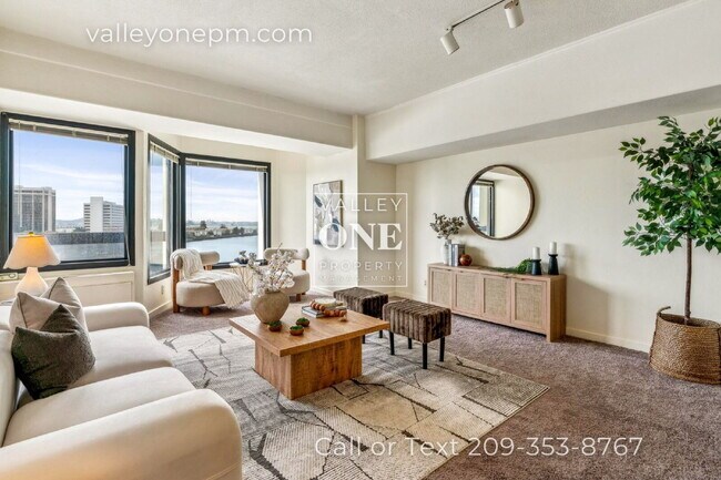 Building Photo - Fully Furnished Condo With Panoramic San Francisco Bay Views and Unbeatable Amenities