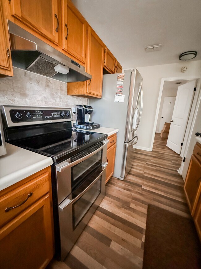 Building Photo - 2312 Brynmahr Dr