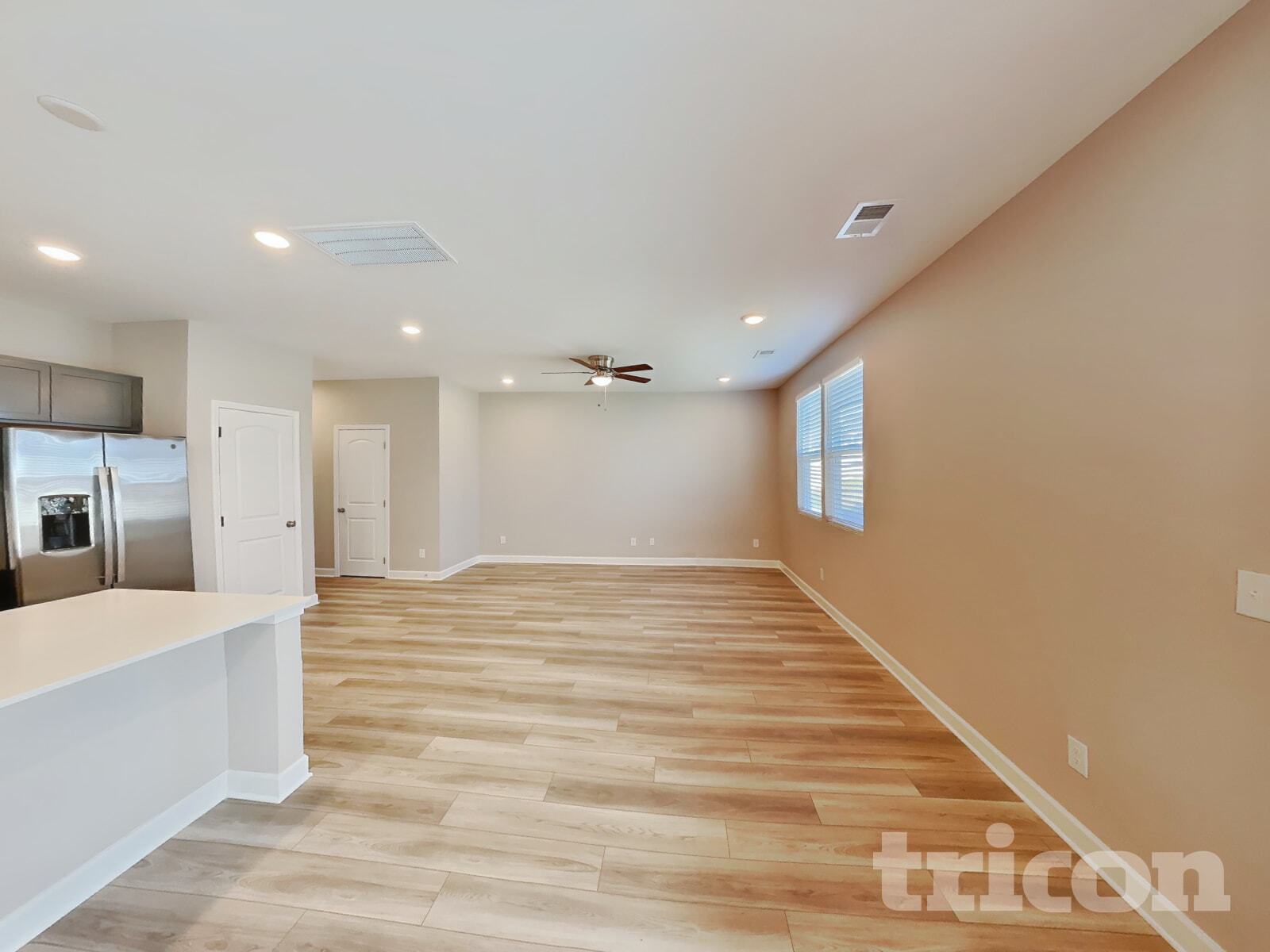 Building Photo - 251 W Millbrook Dr