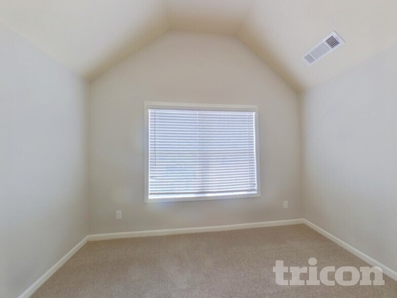 Building Photo - 1152 Hartwell Rd