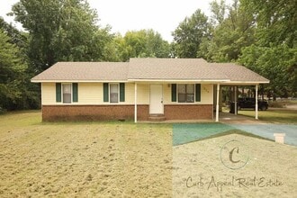 Building Photo - 3 bed / 1.5 bed house, carport, dining and...