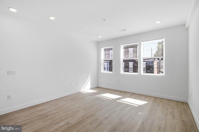 Building Photo - 2554 N 12th St