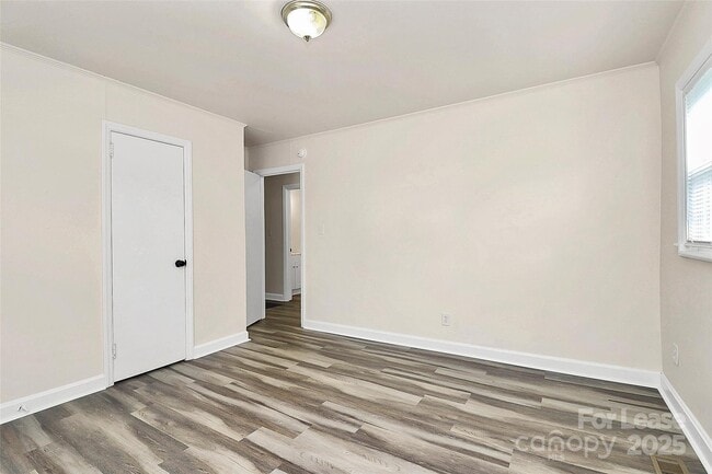 Building Photo - 4132 Blenhein Rd