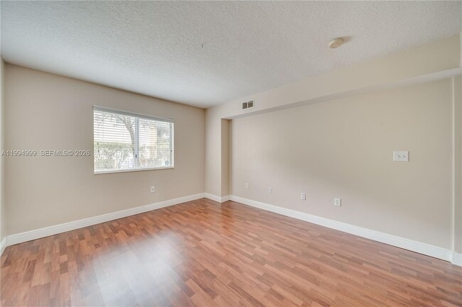 Building Photo - 6235 SW 47th Manor