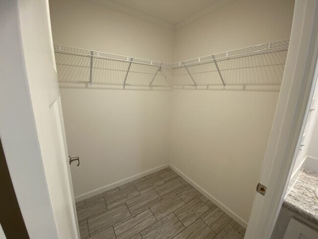 Building Photo - 2610 Dogwood Pl