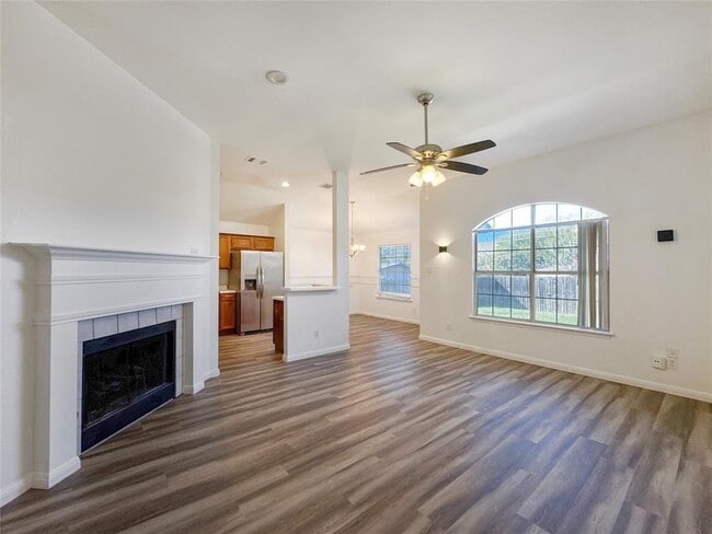 Building Photo - 1901 Holly Springs Dr