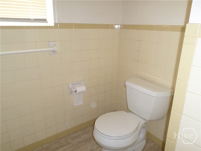 Building Photo - 203 W 58th St