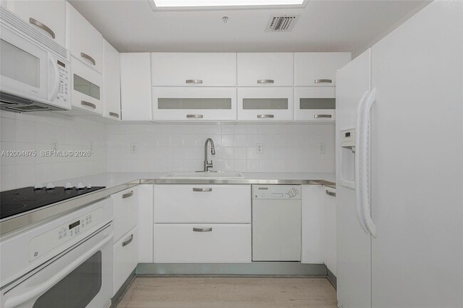 Building Photo - 6580 Indian Creek Dr