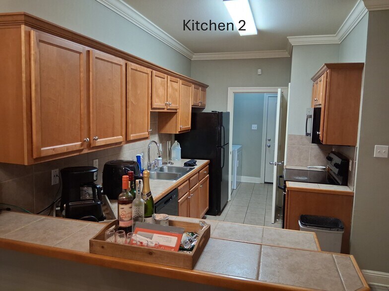 Building Photo - 5203 Arlington Ct