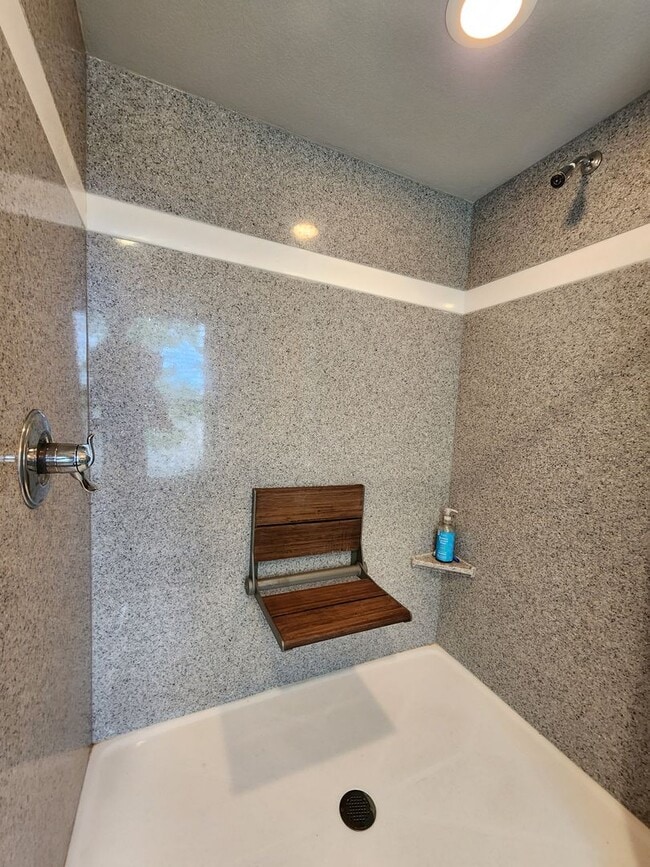 Building Photo - Stunning 3 Bedroom Townhome Tucked Away In...