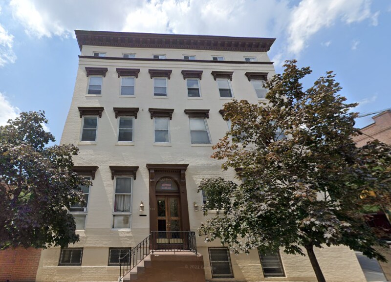 Building Photo - 810 St Paul St