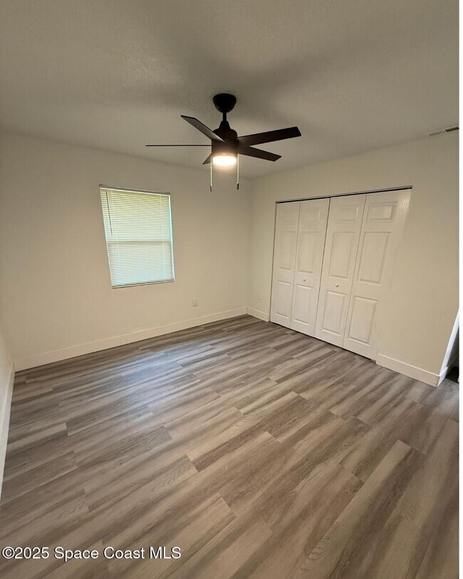 Building Photo - 304 Palm Ave