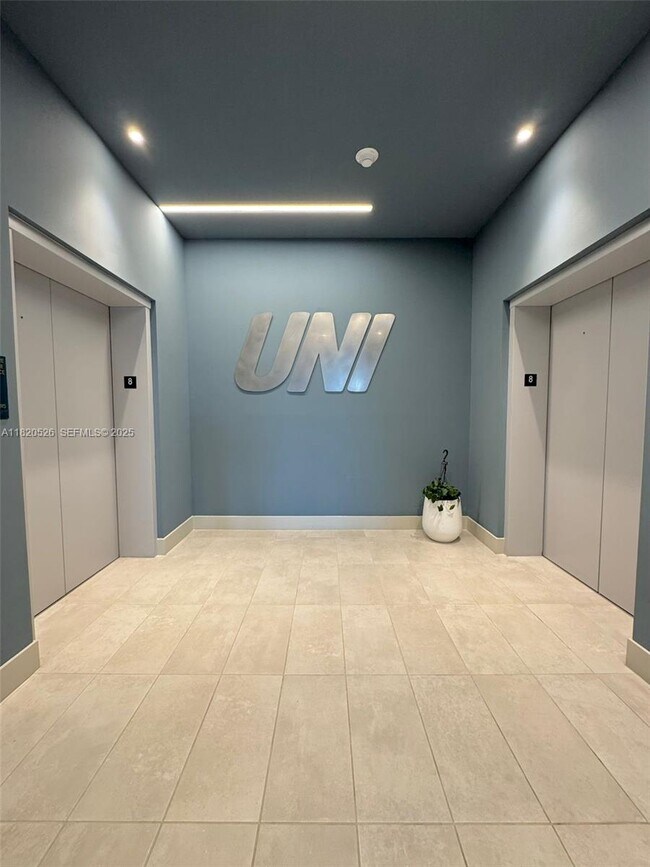 Building Photo - 1642 NE 1st Ave