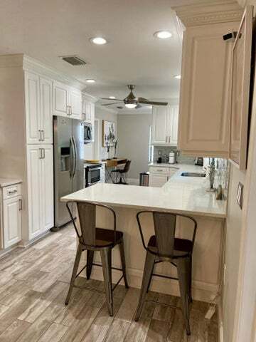 Building Photo - 115 NE 18th St