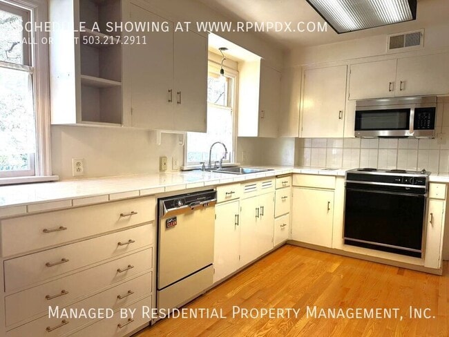 Building Photo - 1938 SW Edgewood Rd