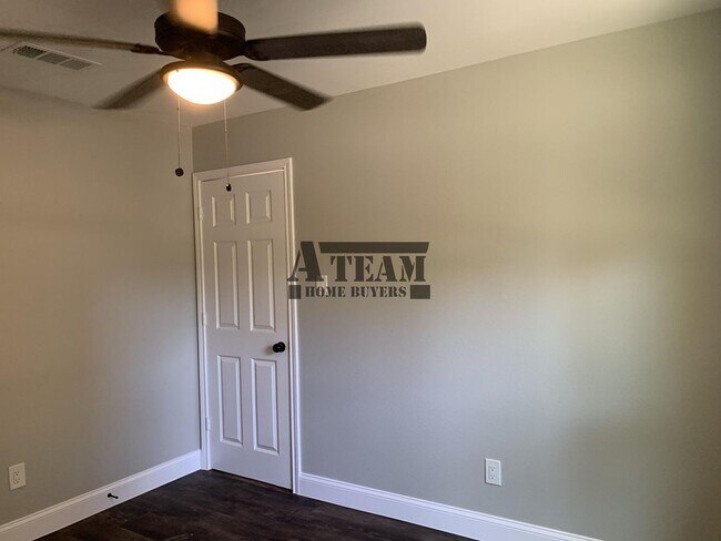 Building Photo - Remodeled 3 Bed 2 Bath Home!