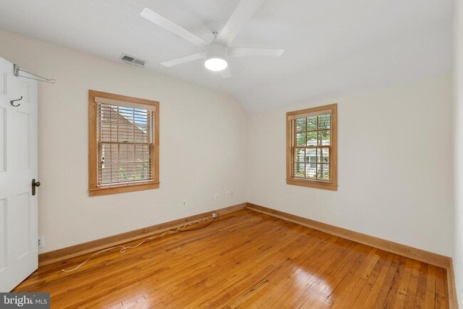 Building Photo - 621 S Taylor St