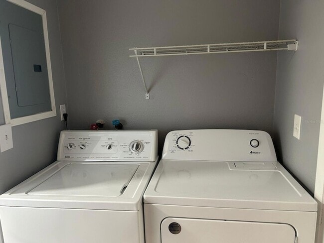 Building Photo - 5116 Kirkland Ave