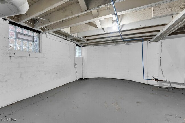 Building Photo - 3154 Kensington Rd